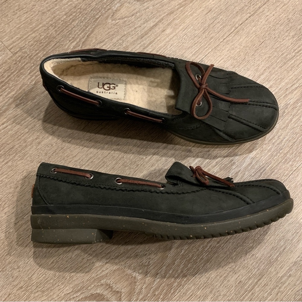 UGG Hailey Black Moccasin Style Sherpa Lined Boat Shoe Size 8